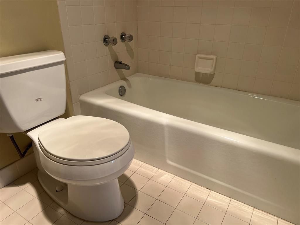 445 SE 21st Avenue, Unit 201, Deerfield Beach, FL 33441 Photo