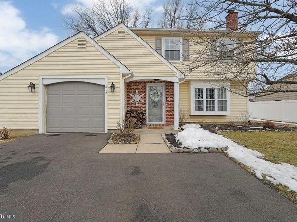 612 S QUEEN ANNE DRIVE, FAIRLESS HILLS, PA 19030