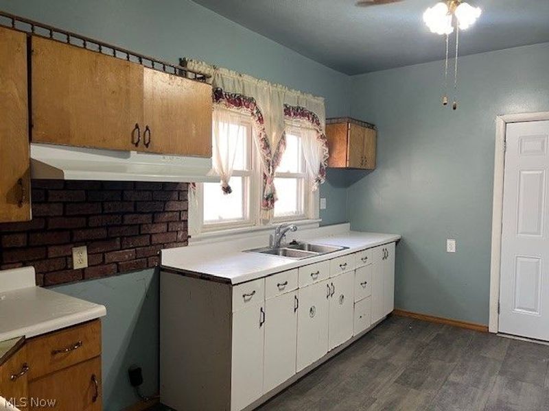 202 Walton Avenue, Barnesville, OH 43713 Photo 12