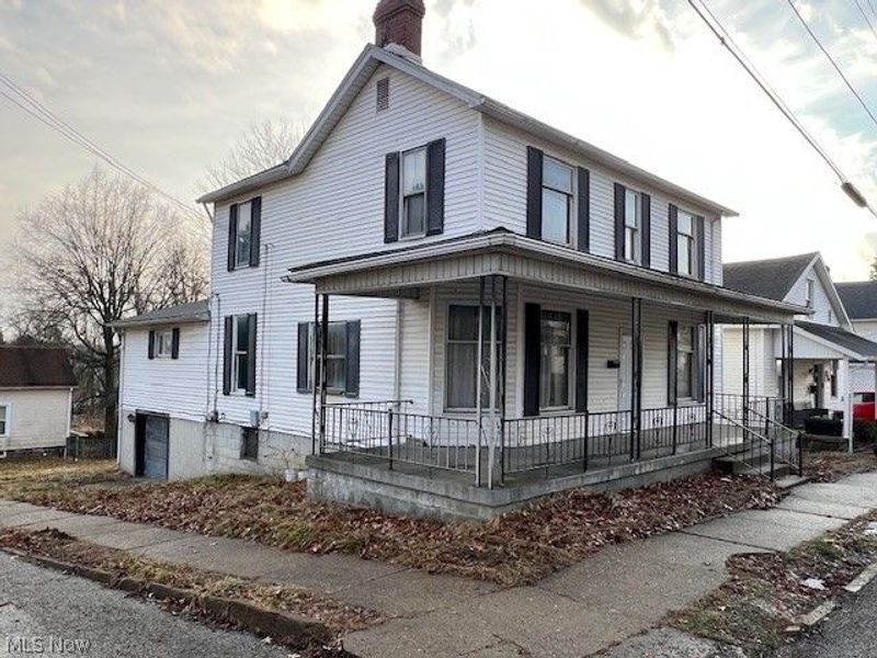 202 Walton Avenue, Barnesville, OH 43713 Photo 2