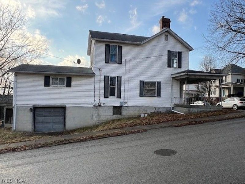 202 Walton Avenue, Barnesville, OH 43713 Photo 3