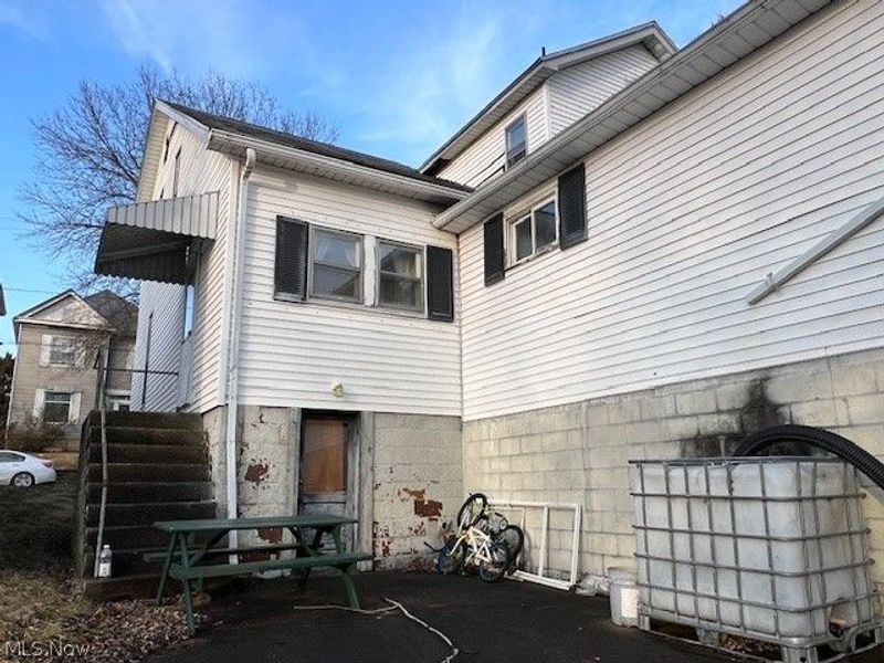 202 Walton Avenue, Barnesville, OH 43713 Photo 5