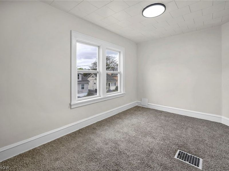 1703 Crestline Avenue, Cleveland, OH 44109 Photo 12