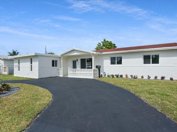 105 NE 213th St , Miami Gardens, FL 33179