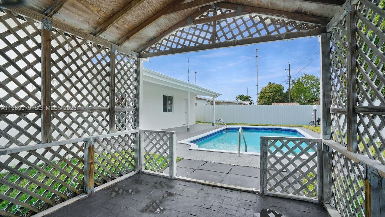 105 NE 213th St , Miami Gardens, FL 33179 Photo