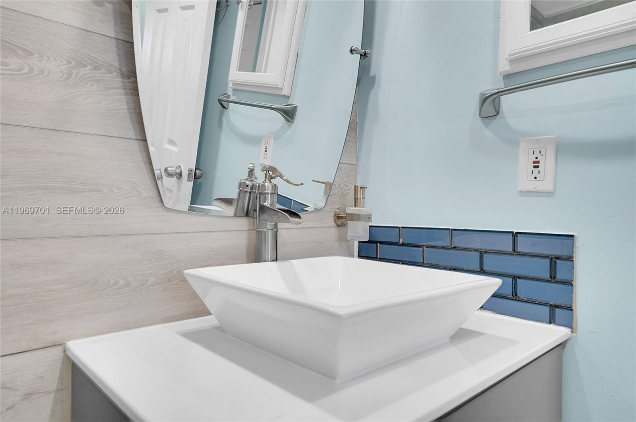 1681 NW 70th Ave , Unit 418, Plantation, FL 33313 Photo