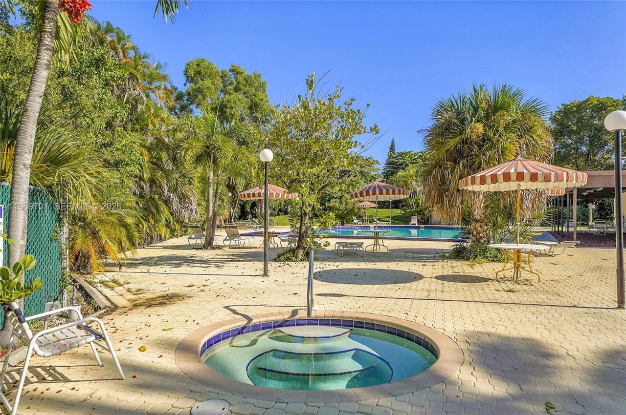 1681 NW 70th Ave , Unit 418, Plantation, FL 33313 Photo