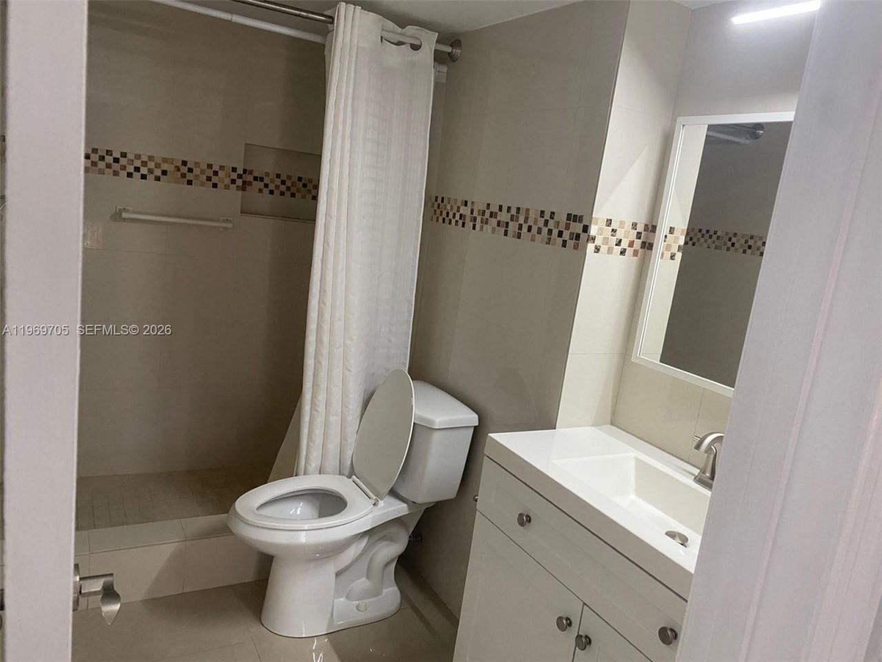 7118 Bonita Dr, Unit 405, Miami Beach, FL 33141 Photo