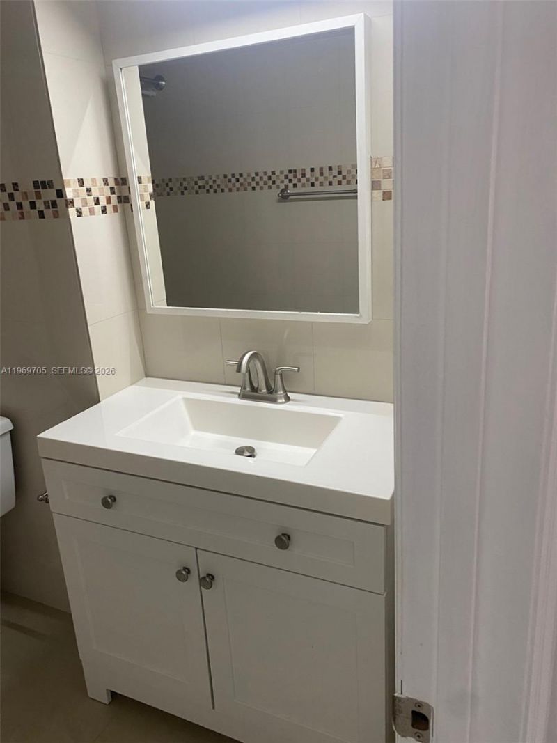 7118 Bonita Dr, Unit 405, Miami Beach, FL 33141 Photo