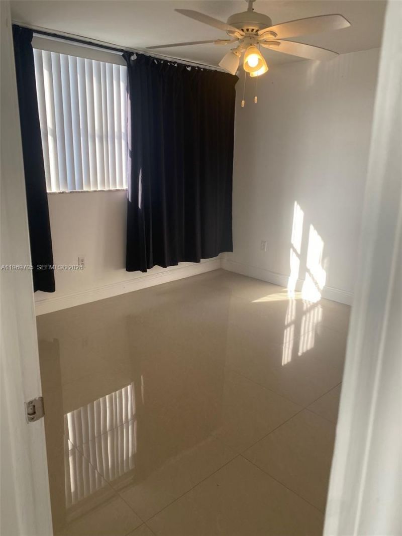 7118 Bonita Dr, Unit 405, Miami Beach, FL 33141 Photo