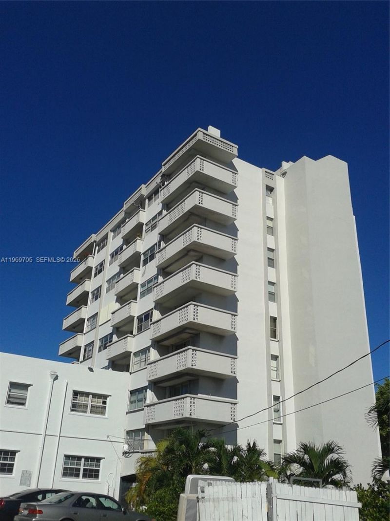 7118 Bonita Dr, Unit 405, Miami Beach, FL 33141 Photo