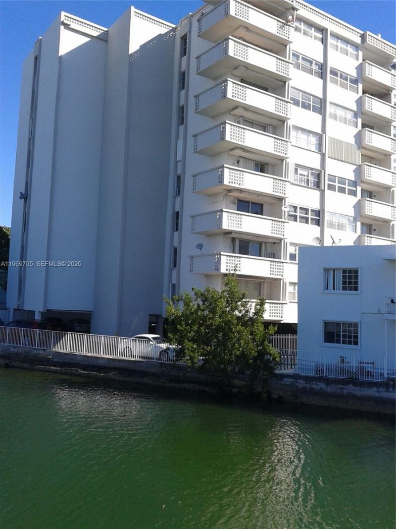 7118 Bonita Dr, Unit 405, Miami Beach, FL 33141 Photo