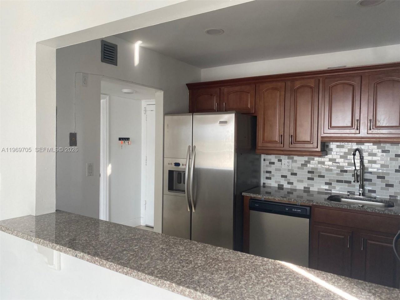 7118 Bonita Dr, Unit 405, Miami Beach, FL 33141 Photo