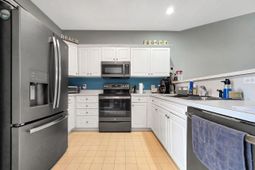 2030 Cross Gate Blvd  photo 4