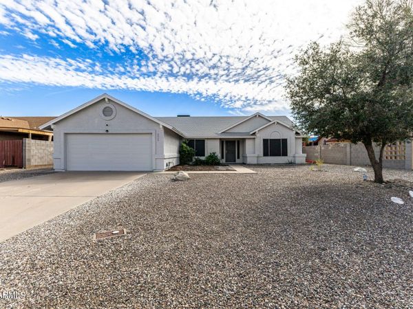 6935 W CHERYL Drive, Peoria, AZ 85345