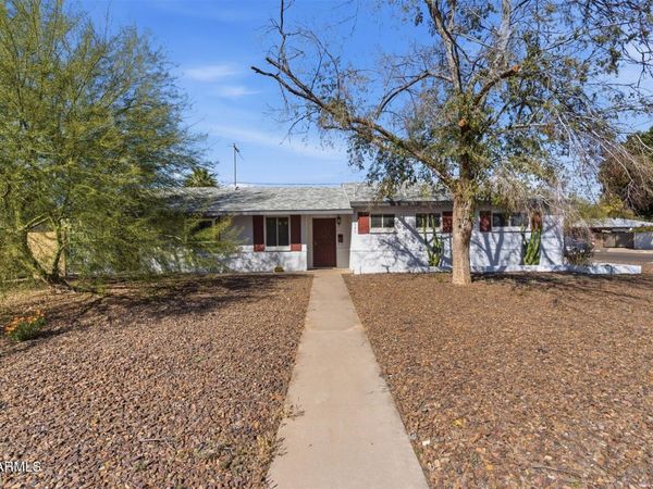 940 E Berridge Lane, Phoenix, AZ 85014