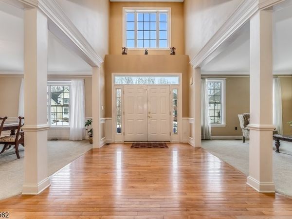 36 Crestview Dr, Clinton, NJ 08809