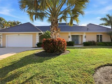 4850 Whispering Pine WAY, NAPLES, FL 34103