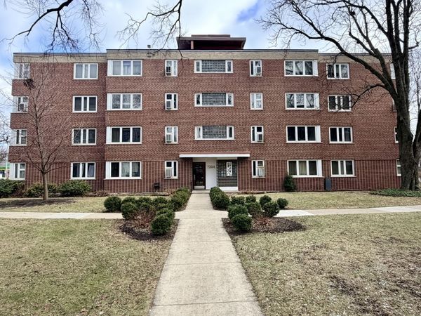 7204 Oak Avenue, Unit 1NW, River Forest, IL 60305