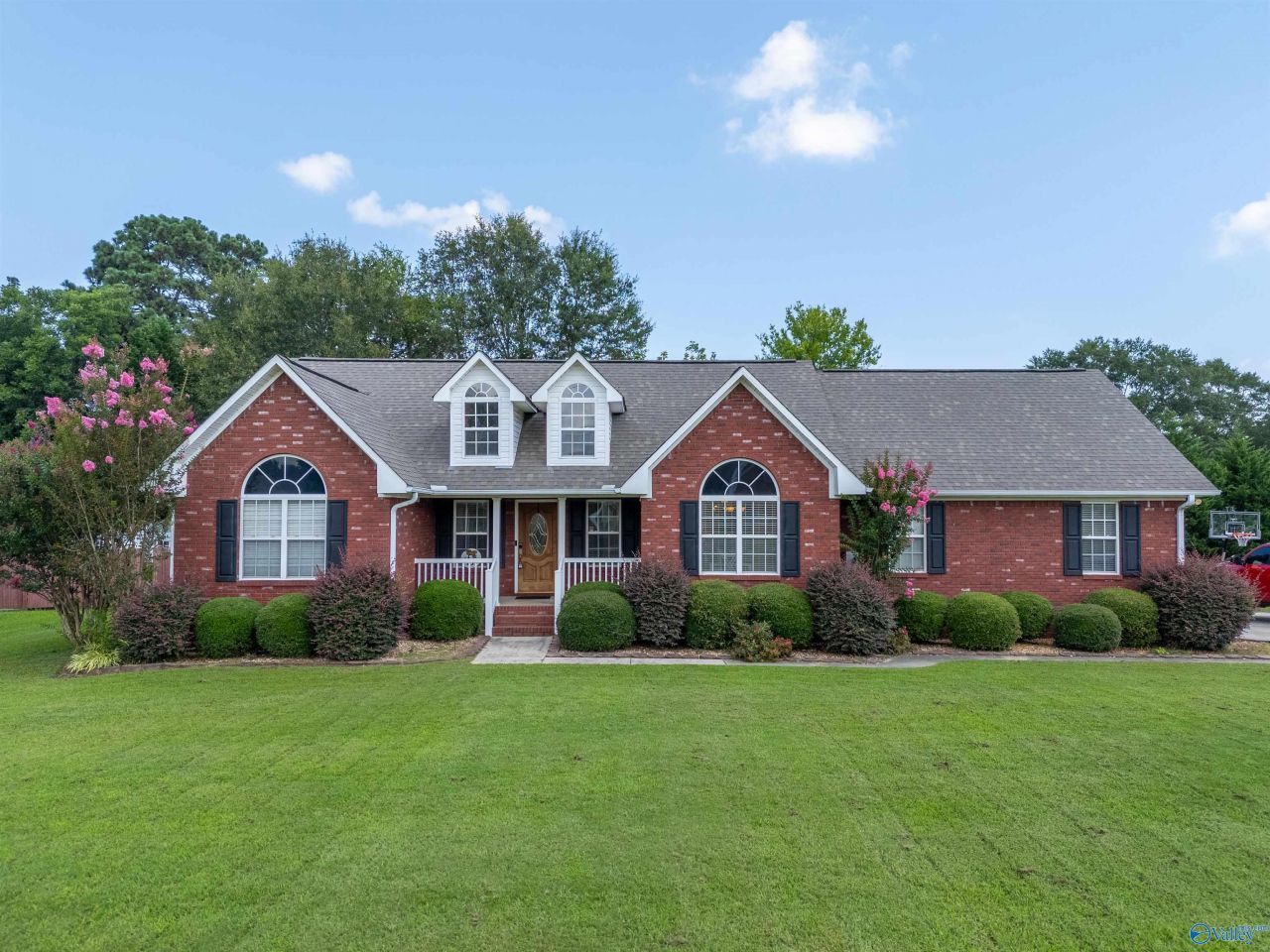 82 Drury Lane, Albertville, AL 35950 Main Photo