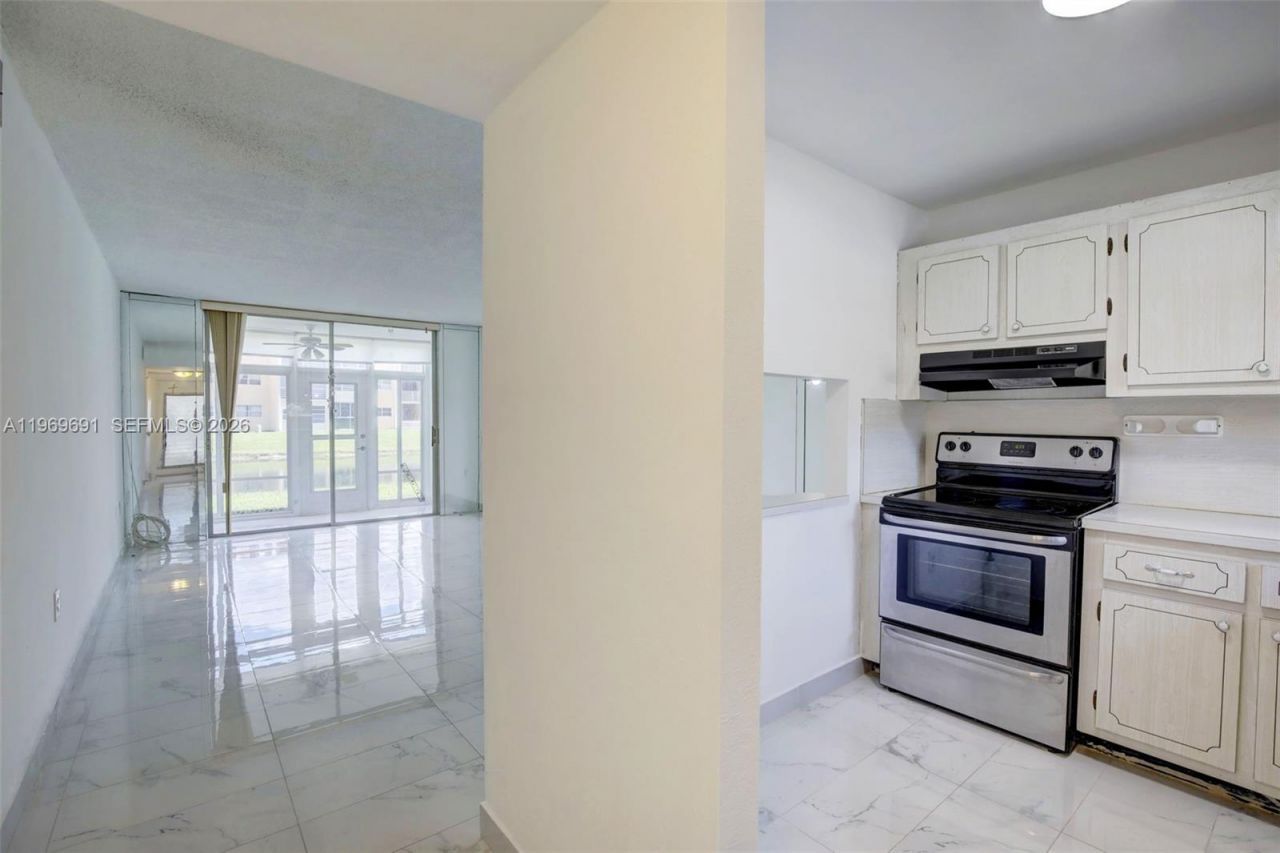 8951 Sunrise Lakes Blvd , Unit 105, Sunrise, FL 33322 Photo