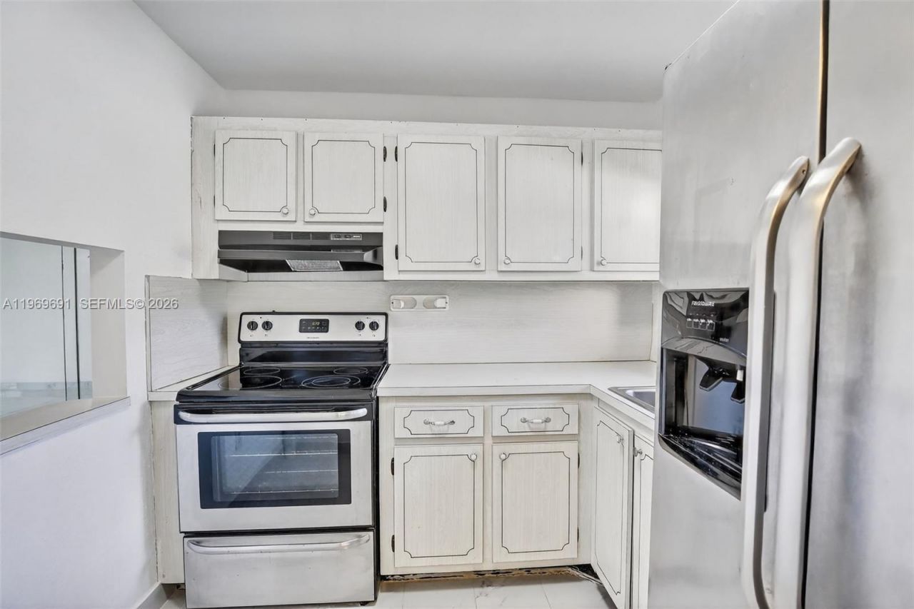 8951 Sunrise Lakes Blvd , Unit 105, Sunrise, FL 33322 Photo