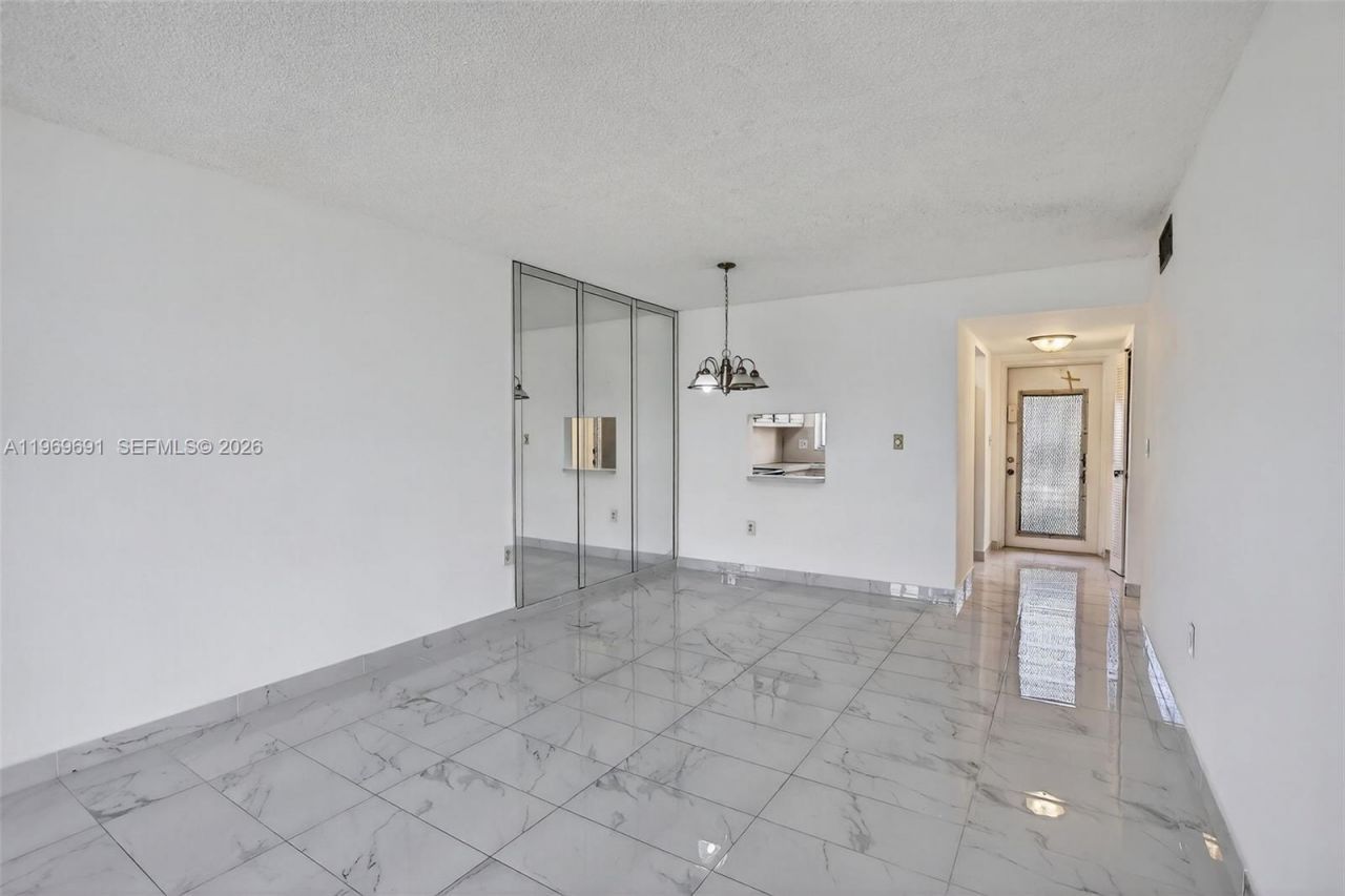 8951 Sunrise Lakes Blvd , Unit 105, Sunrise, FL 33322 Photo