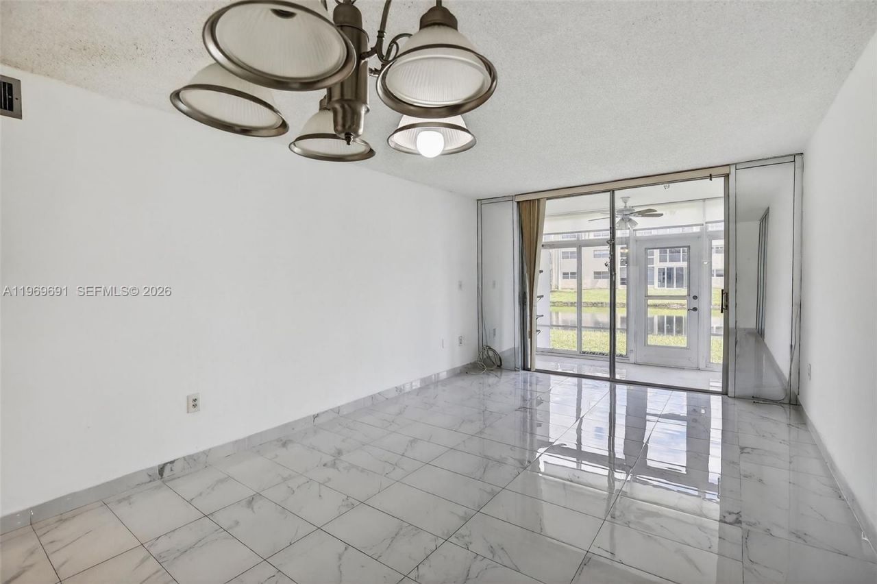 8951 Sunrise Lakes Blvd , Unit 105, Sunrise, FL 33322 Photo