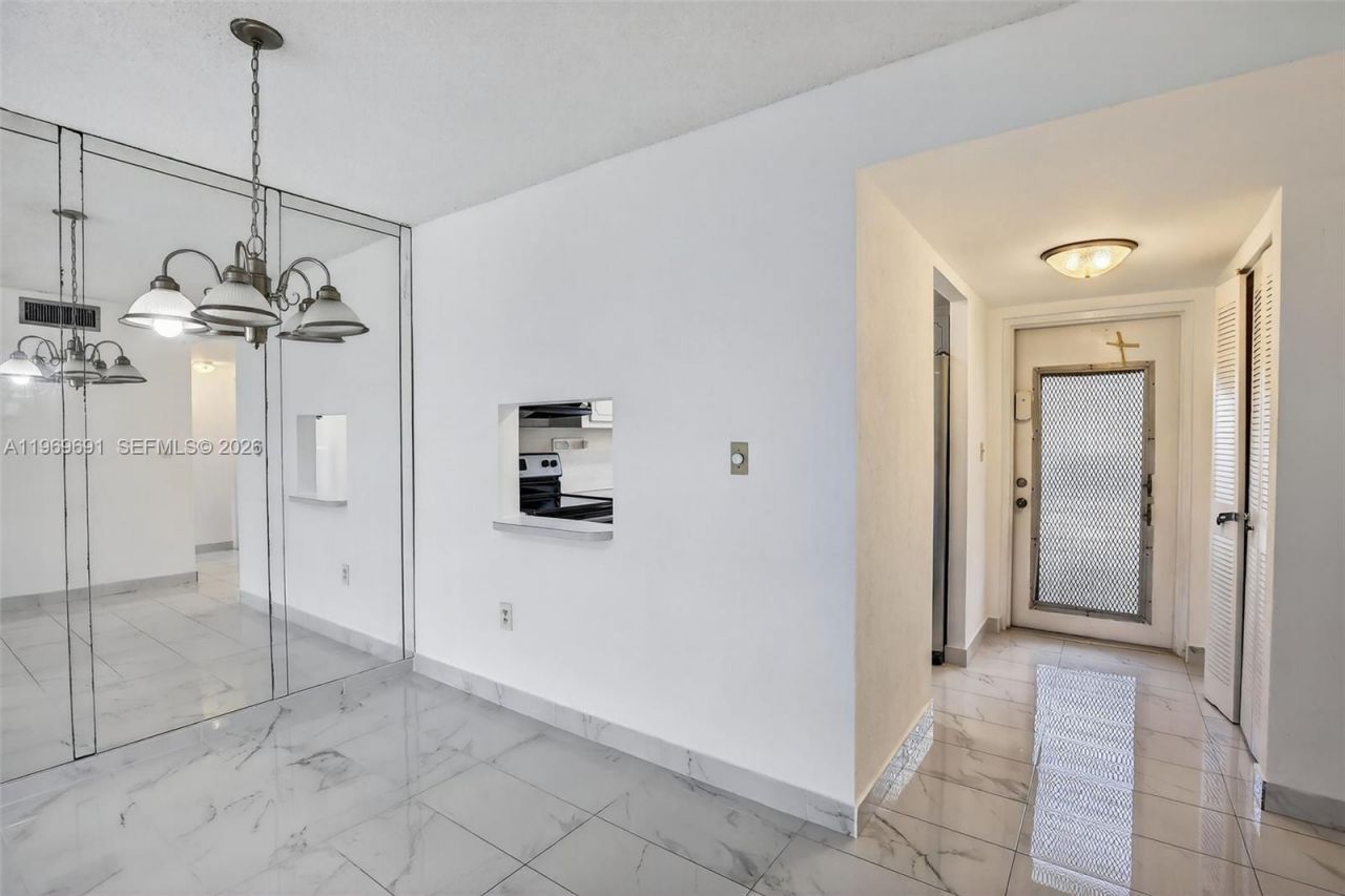 8951 Sunrise Lakes Blvd , Unit 105, Sunrise, FL 33322 Photo