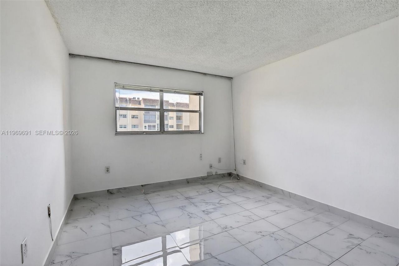 8951 Sunrise Lakes Blvd , Unit 105, Sunrise, FL 33322 Photo