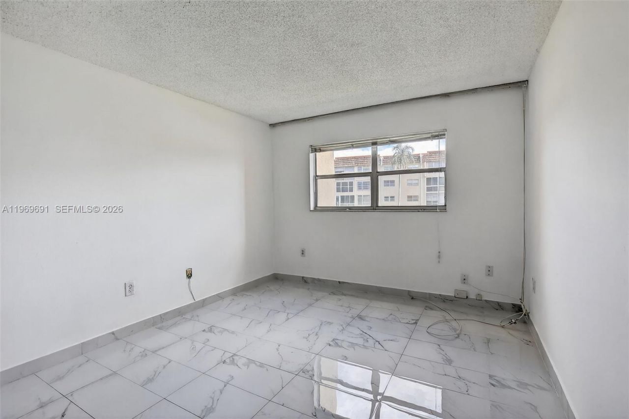 8951 Sunrise Lakes Blvd , Unit 105, Sunrise, FL 33322 Photo