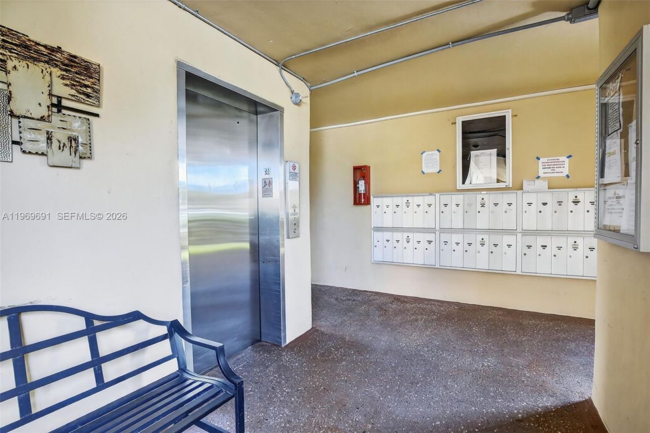 8951 Sunrise Lakes Blvd , Unit 105, Sunrise, FL 33322 Photo