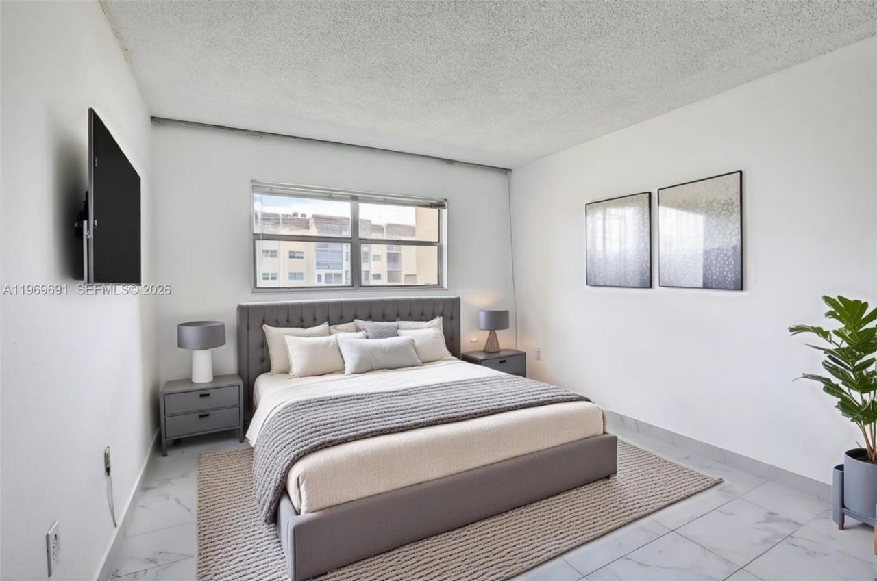 8951 Sunrise Lakes Blvd , Unit 105, Sunrise, FL 33322 Photo