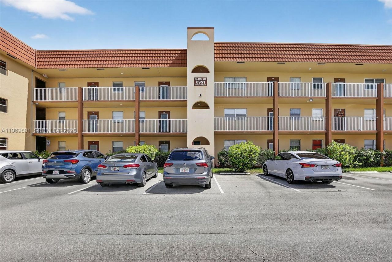 8951 Sunrise Lakes Blvd , Unit 105, Sunrise, FL 33322 Photo
