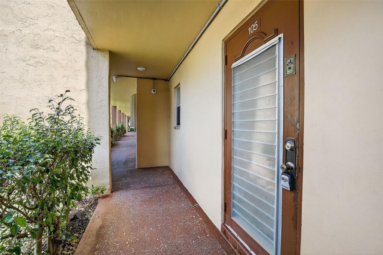 8951 Sunrise Lakes Blvd , Unit 105, Sunrise, FL 33322 Photo