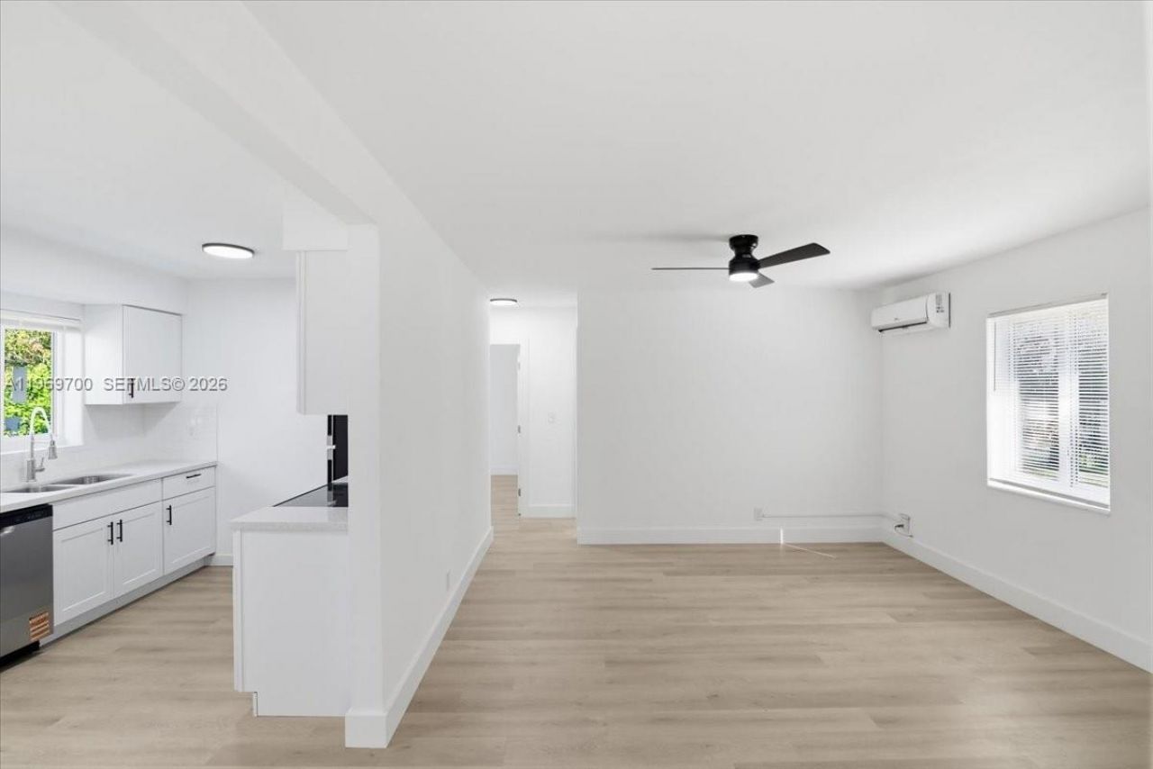 931 Chateau Park Dr , Fort Lauderdale, FL 33311 Photo