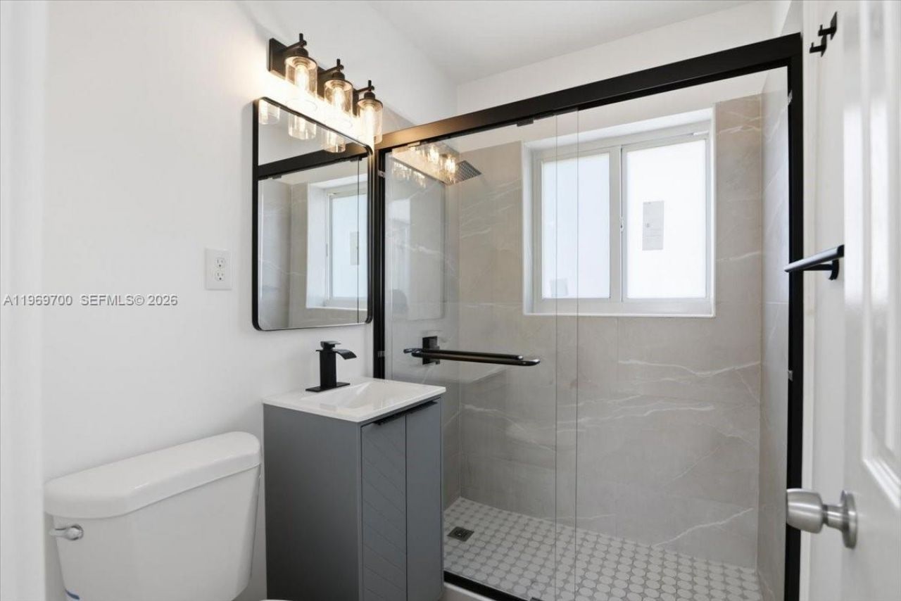 931 Chateau Park Dr , Fort Lauderdale, FL 33311 Photo