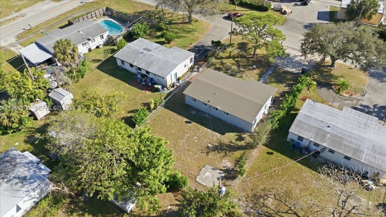 931 Chateau Park Dr , Fort Lauderdale, FL 33311 Photo