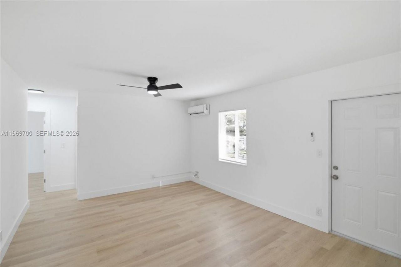 931 Chateau Park Dr , Fort Lauderdale, FL 33311 Photo