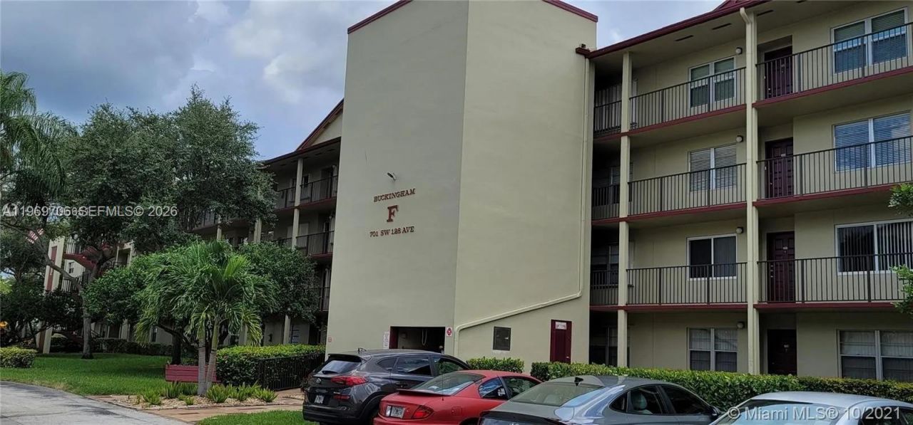 701 SW 128th Ave, Unit 401F, Pembroke Pines, FL 33027 Photo