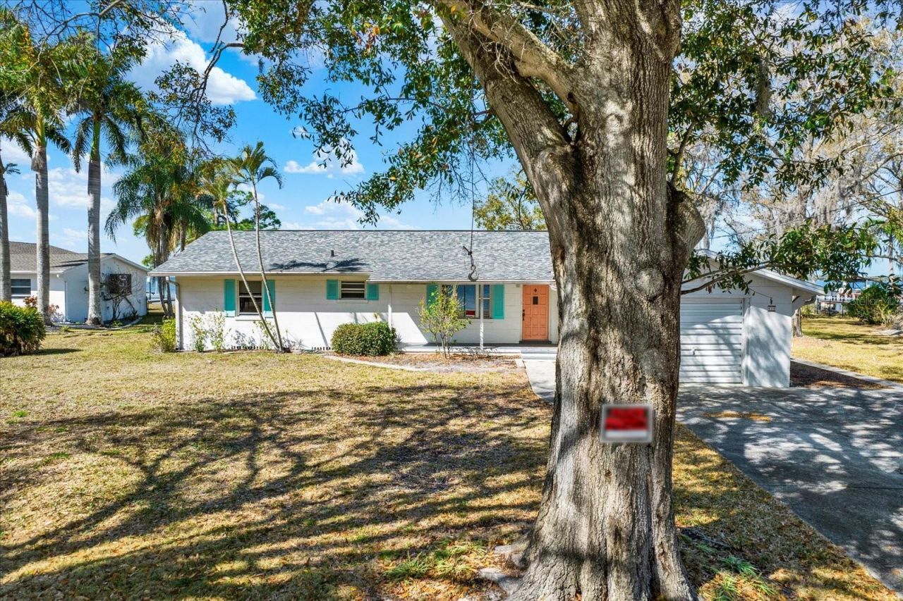 400 Shore Drive E, Oldsmar, FL 34677 Photo