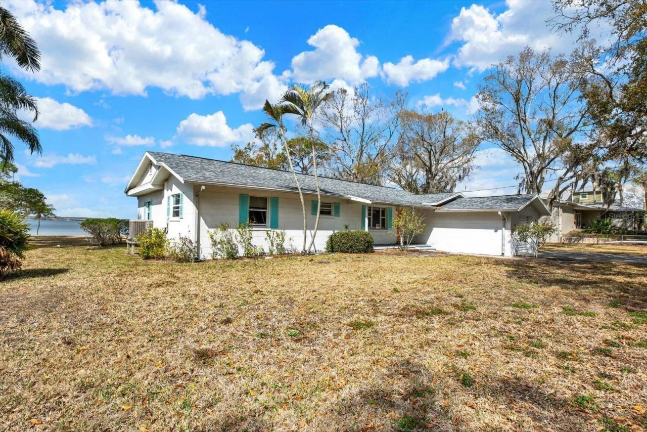 400 Shore Drive E, Oldsmar, FL 34677 Photo