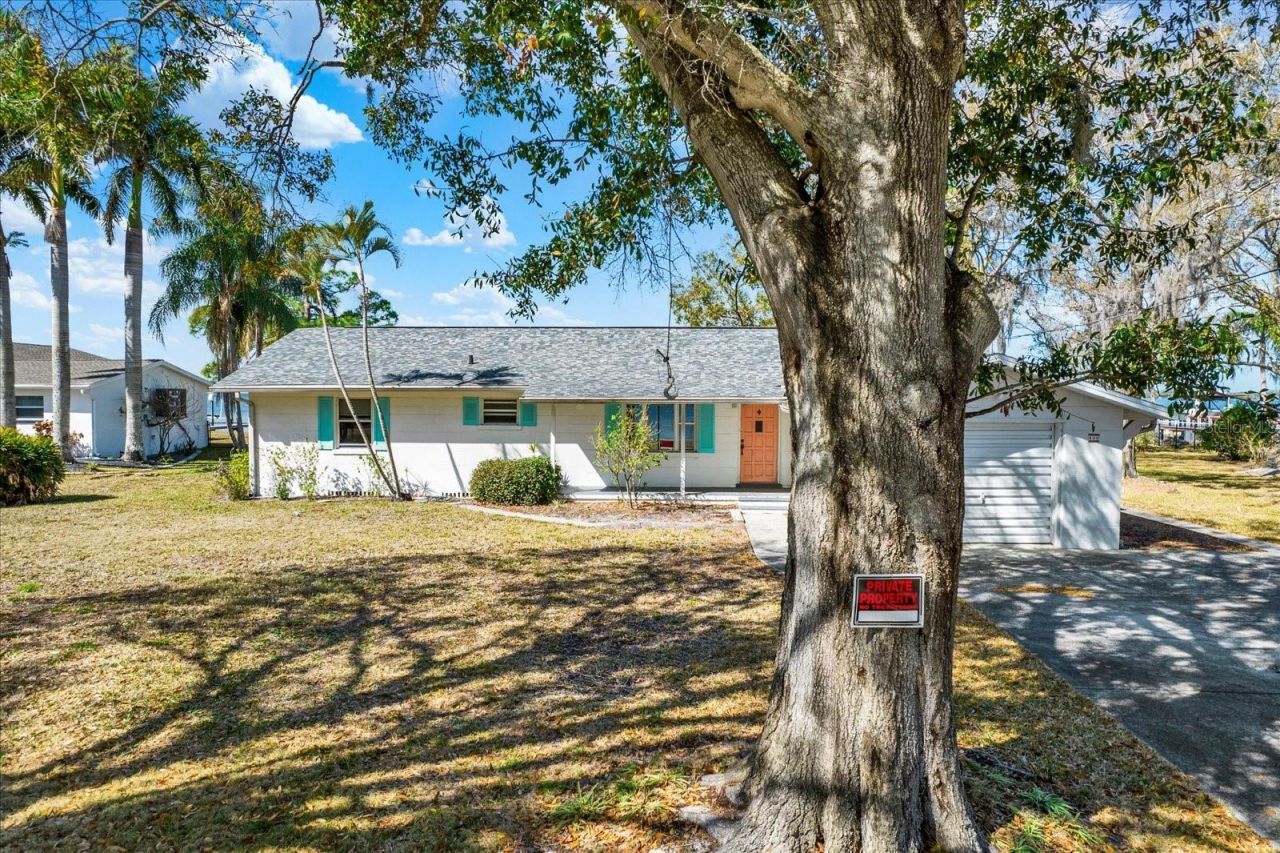 400 Shore Drive E, Oldsmar, FL 34677 Photo