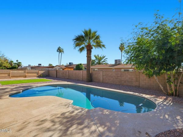 4743 W Shaw Butte Drive, Glendale, AZ 85304