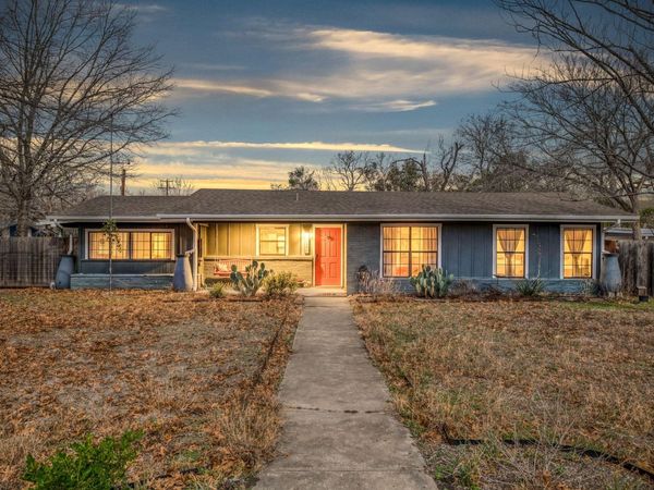 1233 Orange ST, Lockhart, TX 78644
