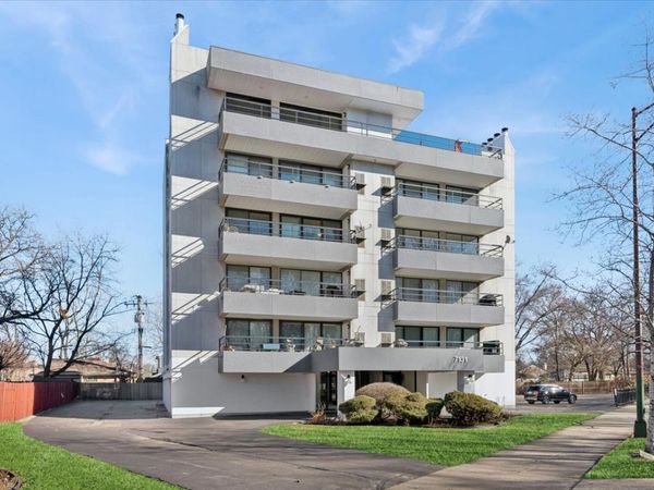 7131 N Caldwell Avenue, Unit 4N, Chicago, IL 60646