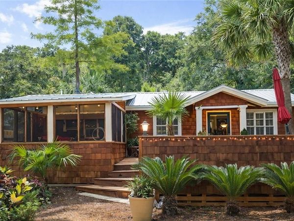 2113 Old Military Road, Mobile, AL 36605