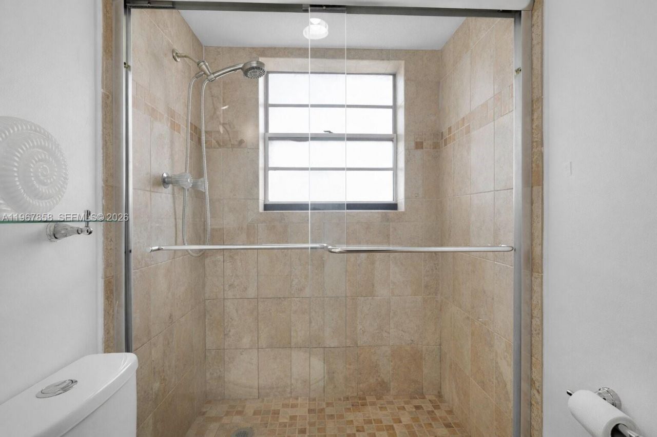 2150 Sans Souci Blvd , Unit B306, North Miami, FL 33181 Photo