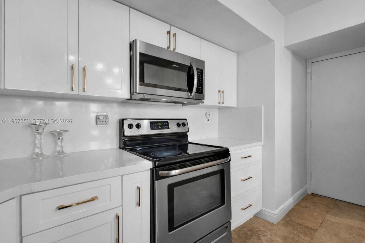 2150 Sans Souci Blvd , Unit B306, North Miami, FL 33181 Photo