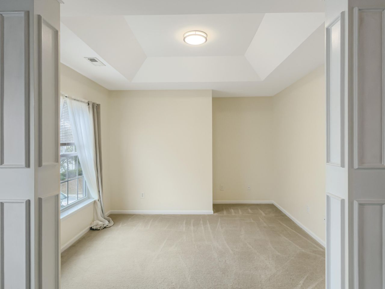 5000 Whitfield Court Photo 22